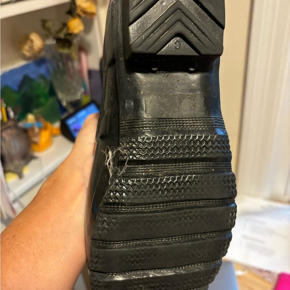 Gently Used Tall Hunter Black Shinny Rain Boots Women’s Size 8/9 - Picture 9 of 9